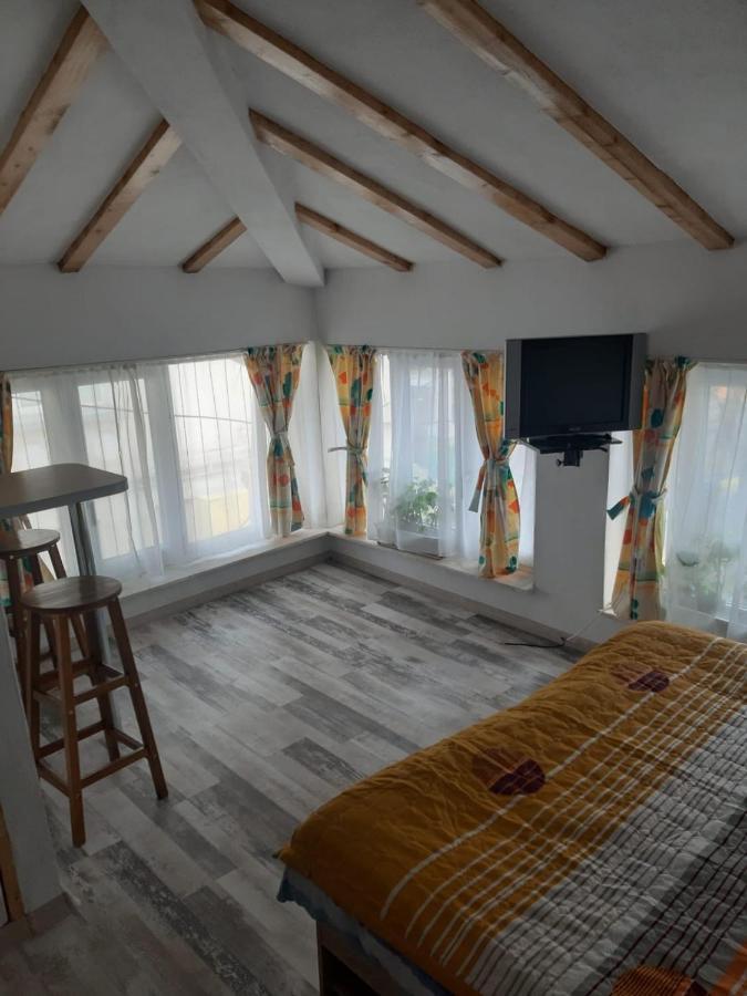 House Hotel Крайова Екстериор снимка